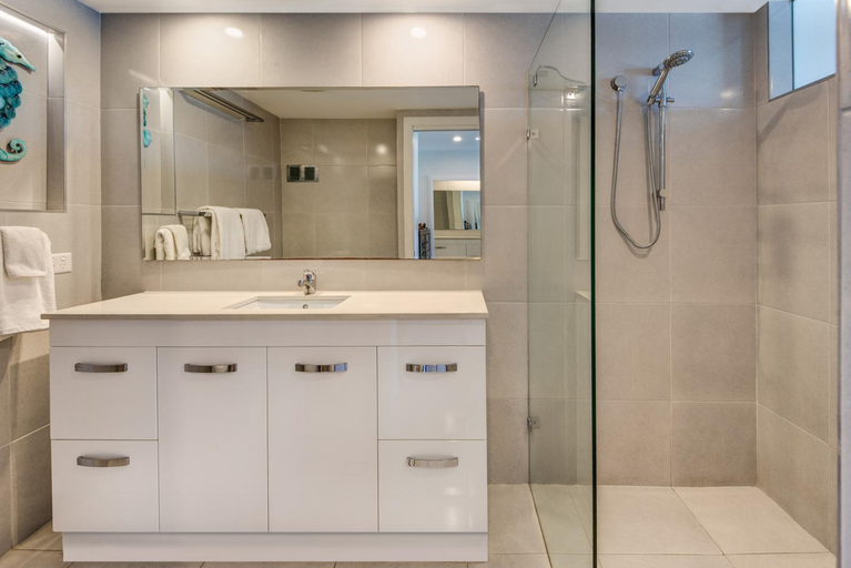 Bathroom 2, Frangipani Apartments on Hamilton Island by HIHA, Whitsunday
