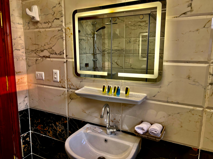 Bathroom, New Museum, Pyramids Inn, Al-Ahram