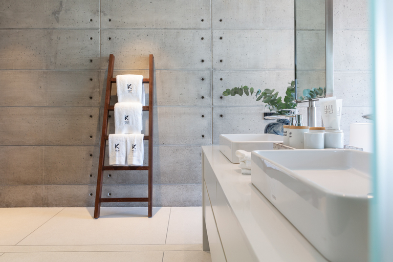 Bathroom 23