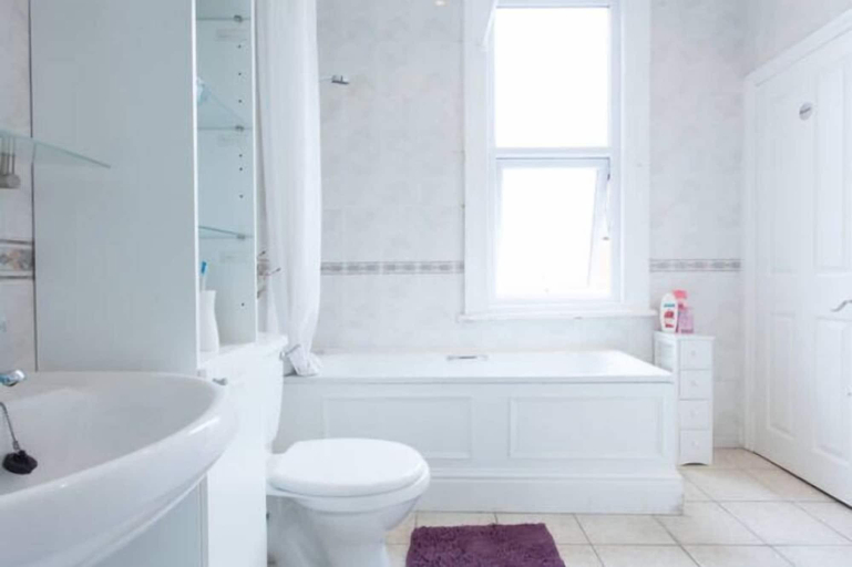 Bathroom 3, Home2Home-Rooms, London