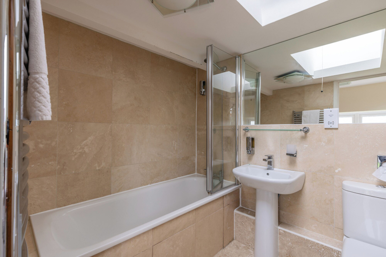 Bathroom 3, Hayloft Cottage - North East Escapes, Northumberland