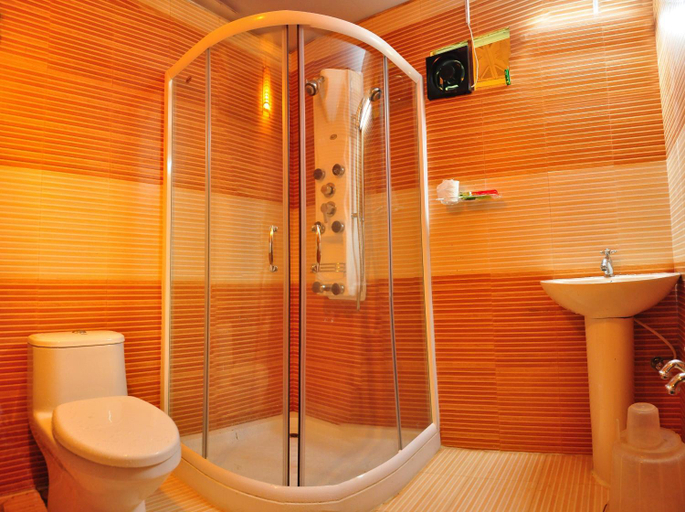 Bathroom 2, Planet Green Plantation Resorts, Wayanad