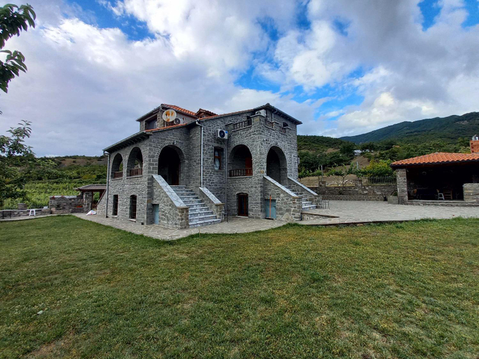 Others 5, The Stone House, Përmetit