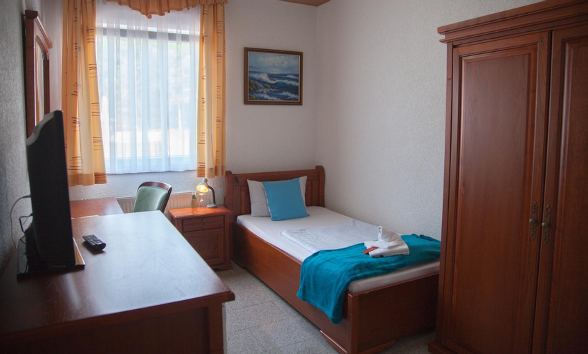 Bedroom 13