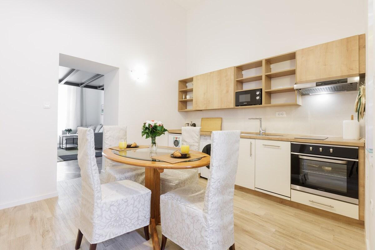 Others 5, H - 3 minutes from main square, Cozy, Self check in, Zagreb