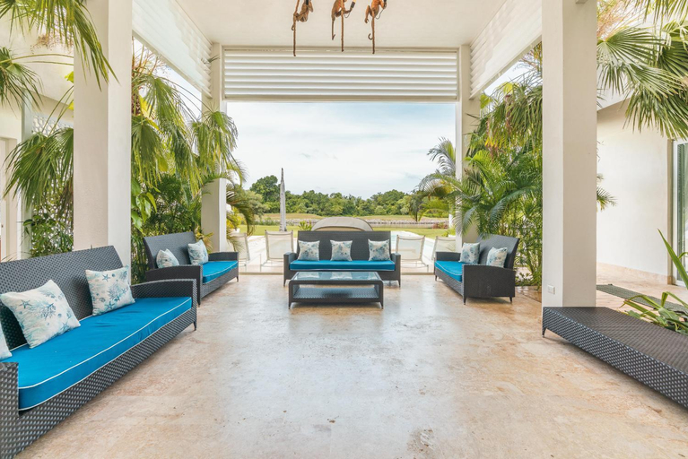 Others 2, Luxury lakefront vacation paradise!, Salvaleon de Higuey