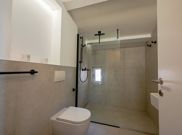 Bathroom 3, Radiant and Trendy Downtown Rovinj Apartment, Rovinj