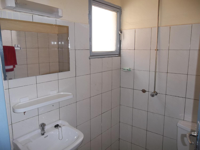 Bathroom 4, Residence Le Cailcedrat, Kadiogo