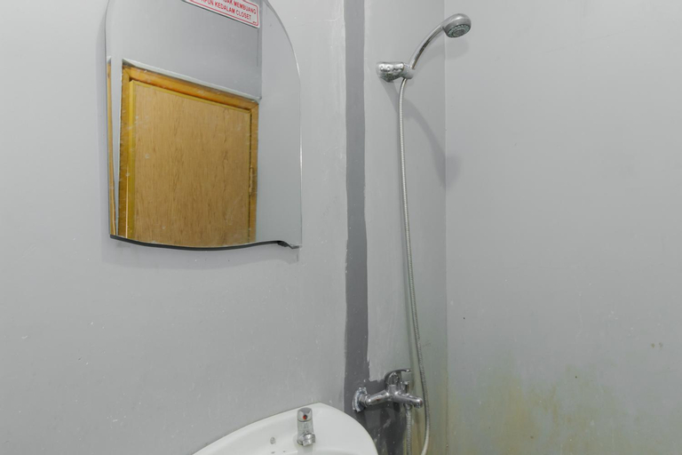 Bathroom 8
