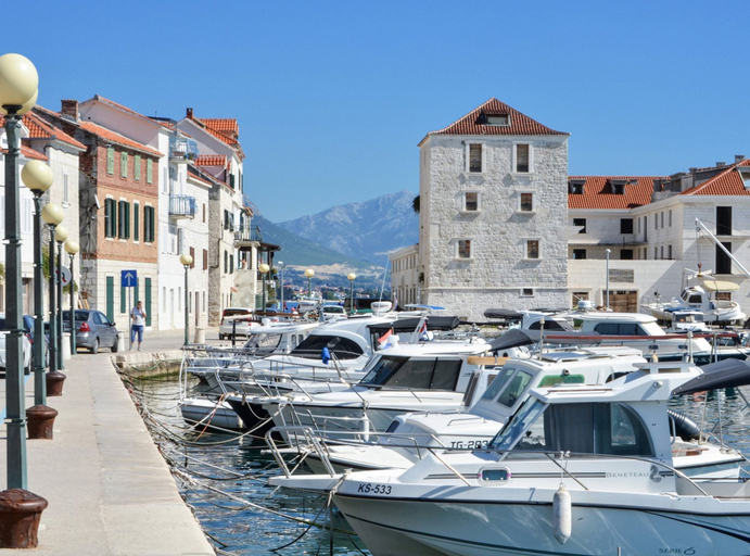 Exterior & Views 2, Stylish Kaštela Apartment With Modern Amenities and Free Parking, Kaštela