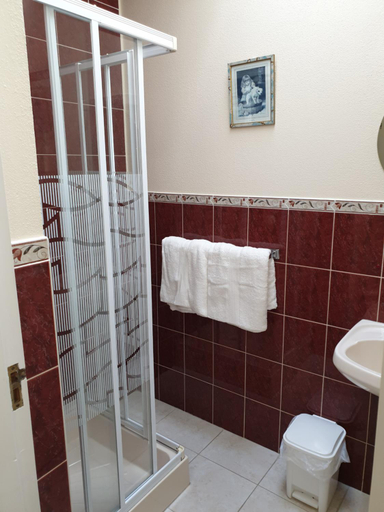 Others 4, Glencora B&B