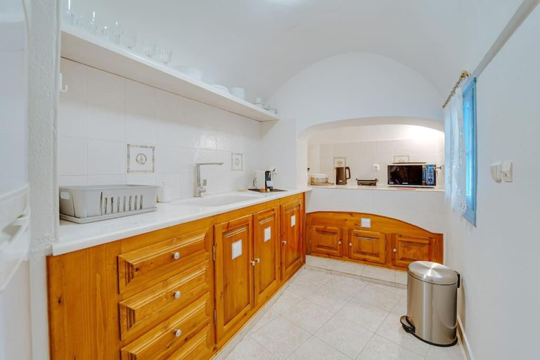 Others 2, Moon Cactus Traditional Cave Suite with Jacuzzi, South Aegean