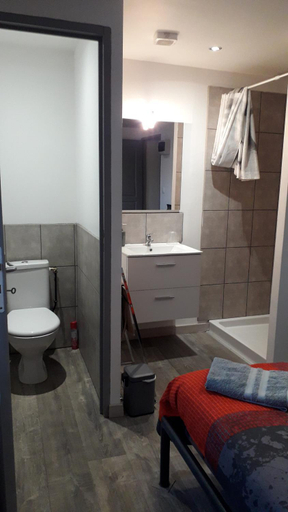 Bathroom, Les TREMIERES, Aveyron