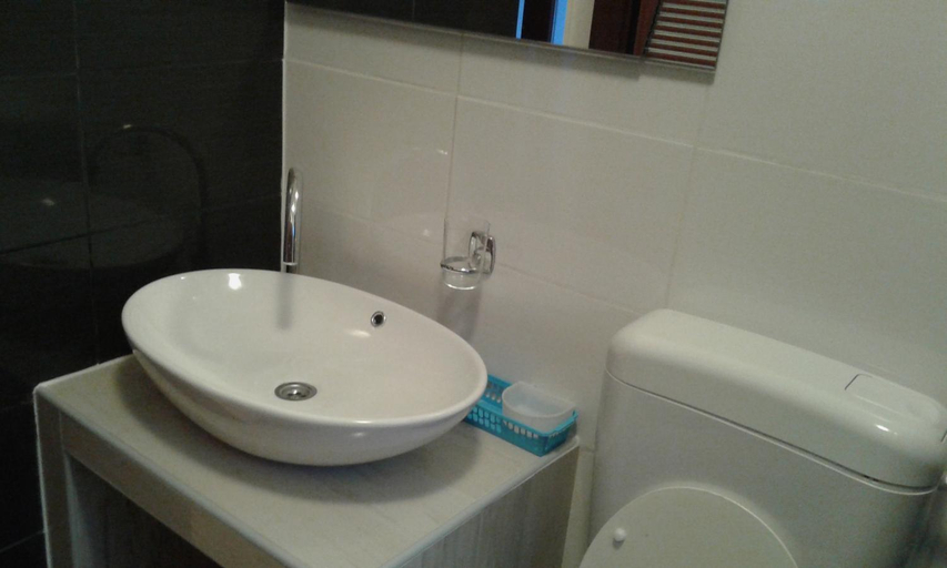 Bathroom 4, Apartment Camelia, Poreč