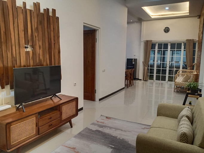Others 5, cahaya satu guest house, Malang