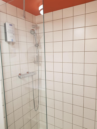 Bathroom 9