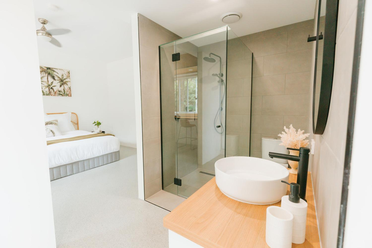 Bathroom 10