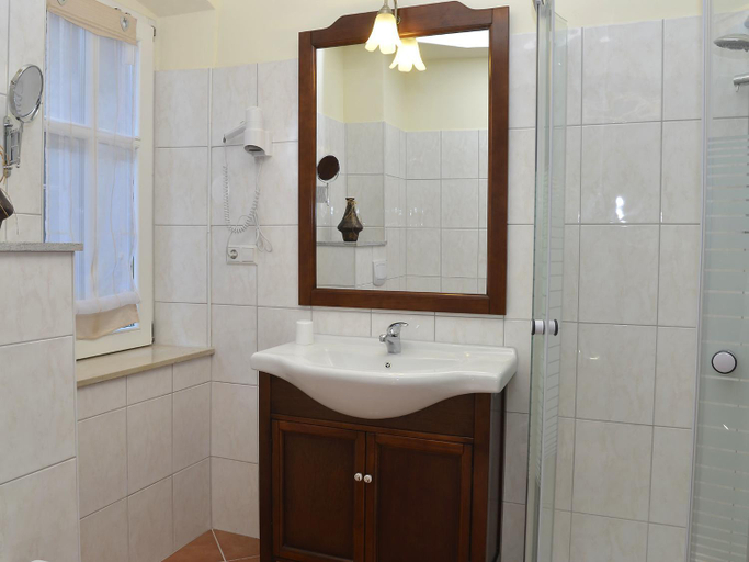 Bathroom 4, Hotel Restaurant La Corona, Südliche Weinstraße