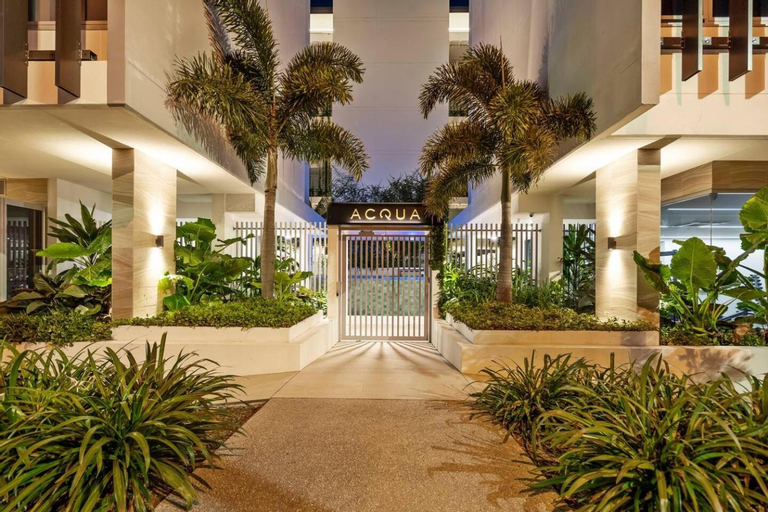 'Tropical Tides' Resort-style Chic at Palm Beach, Gold Coast