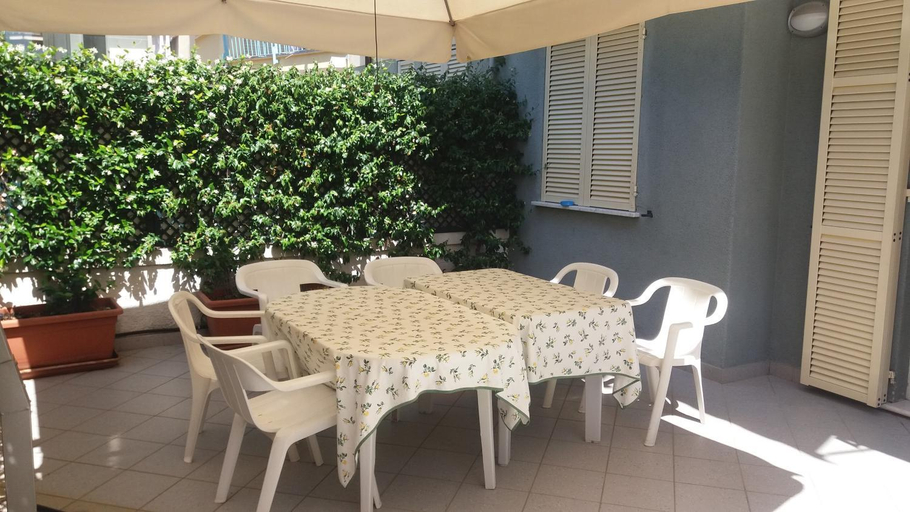 Others 5, Residence Atlantic, Savona