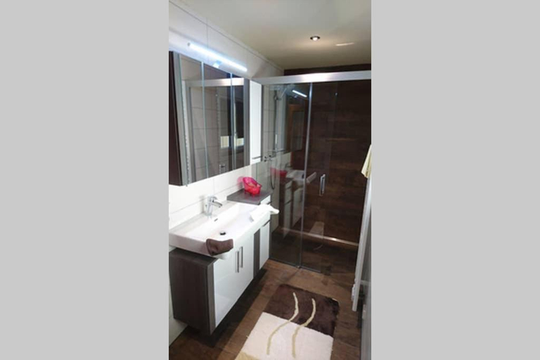 Bathroom 3, Gemutliches Ferienhaus am Waldrand, Hermagor