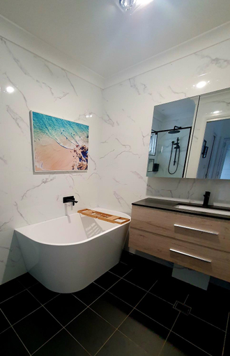 Bathroom, Townhouses by the Beach, Wollongong - Inner