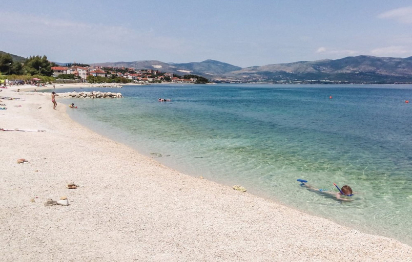 Others 5, Cozy Beachfront Holiday Home Slatine, Trogir