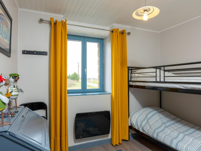 Bedroom 2, Holiday Home Le champin by Interhome, Ille-et-Vilaine