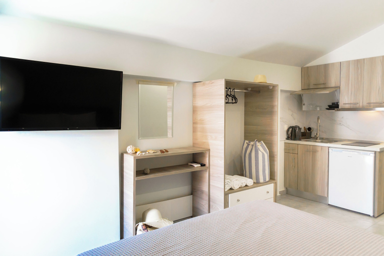 Bedroom 2, Summer Inn, Central Macedonia