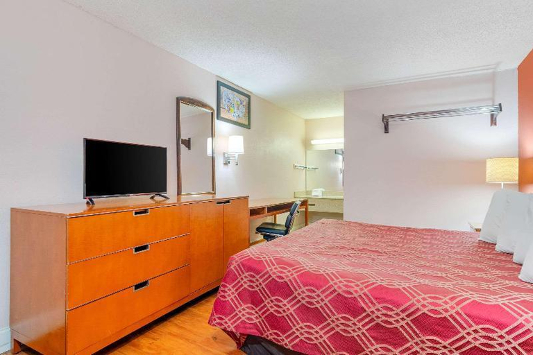 Bedroom 14