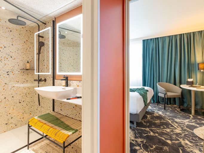 Bathroom 4, Mercure Mulhouse Centre Hotel, Haut-Rhin