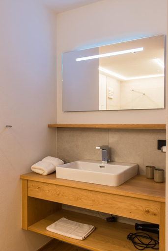 Bathroom 2, Pension Appartements Alpenblick, Zell am See