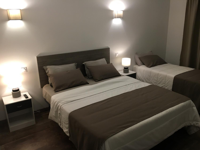 Bedroom 2, Hotel Restaurant Mas del Gall, Pyrénées-Orientales