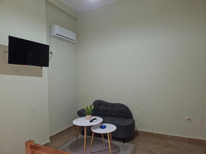 Others 4, Agroni Rooms-21, Tiranës
