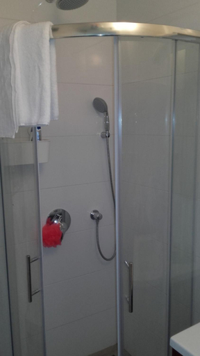 Bathroom 3, Holiday Home Pavarotti-Three Bedroom Holiday Home with Terrace, Supetar