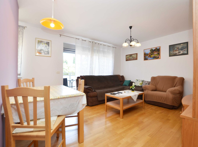 Others 4, Quiet and Compact Apartment With Balcony, Rovinj