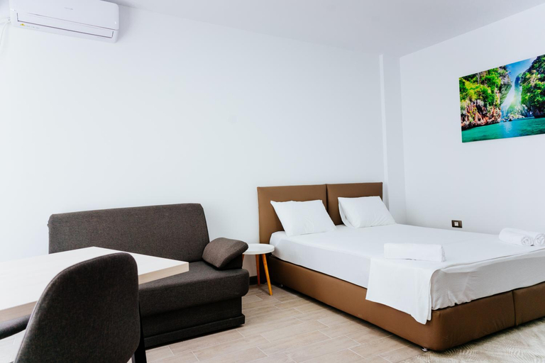 Bedroom 2, Alezzi Beach Resort, Navodari
