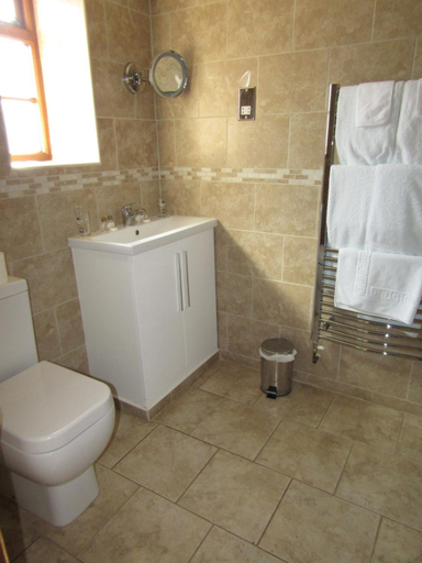 Bathroom 2, The Kilcot Inn, Gloucestershire