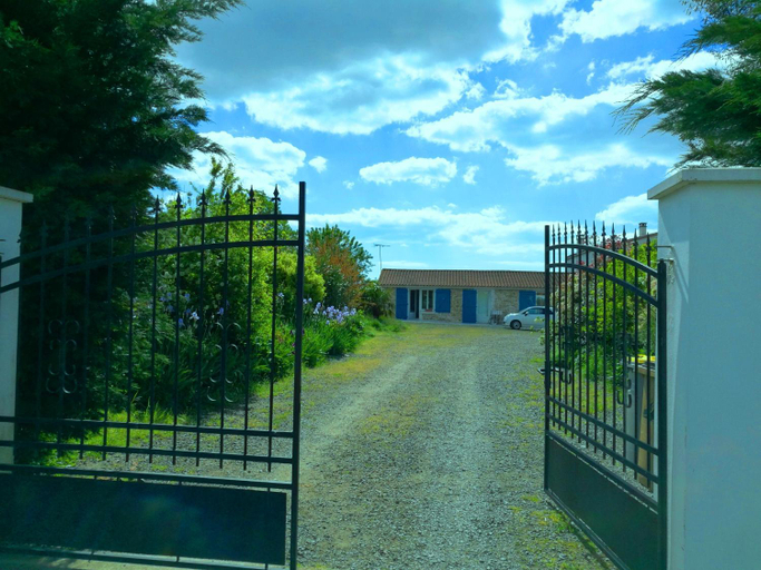Exterior 2