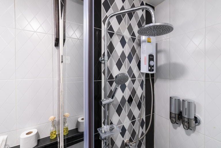 Bathroom 3, Cozytel, Muang Chiang Mai