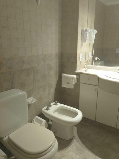 Bathroom 4, Balcon de Caseros, Capital
