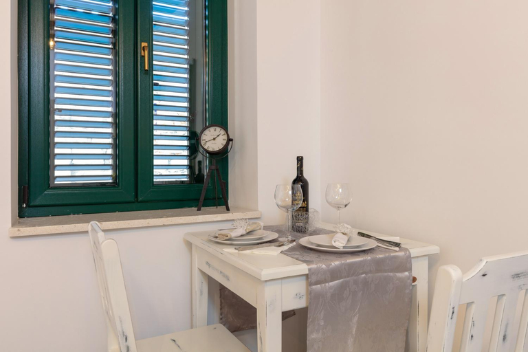 Others 5, Studio Apartments Insula, Split