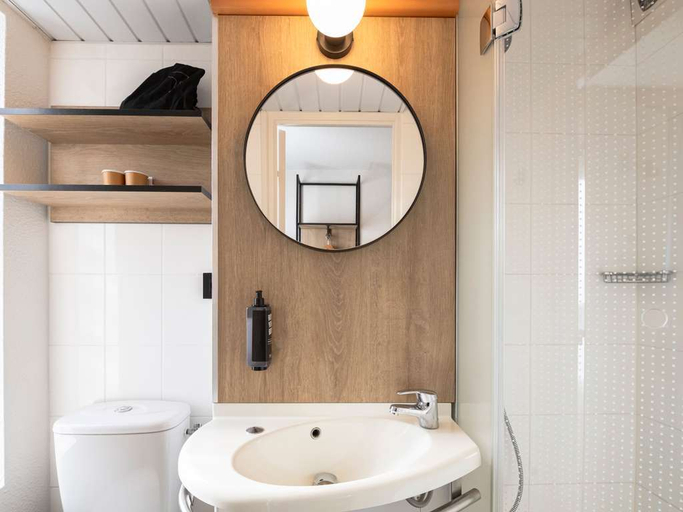 Bathroom 4, ibis Avignon Centre Pont de l'Europe, Vaucluse