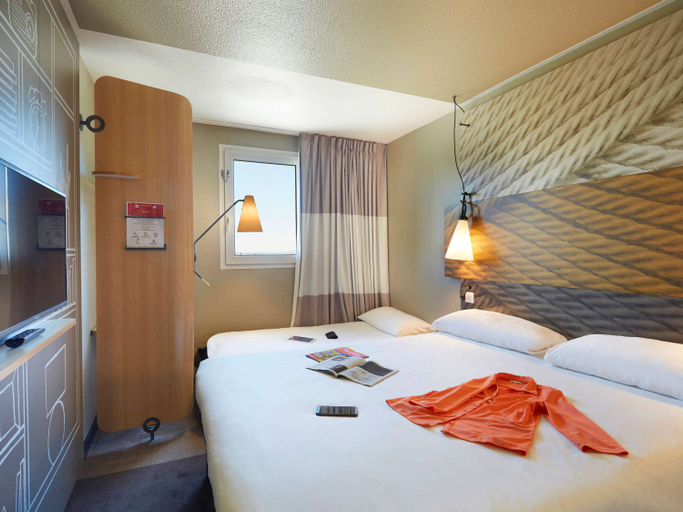 Bedroom 3, ibis Archamps Porte de Genève, Haute-Savoie