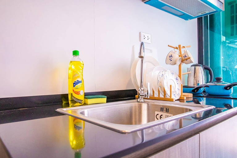 Food & Drinks, Cozy APT. Swimming pool and gym , near BTS PuChao, Muang Samut Prakan
