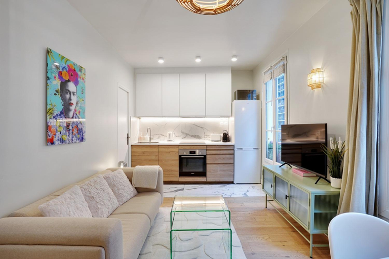 Others 4, Cosy Flat, Hauts-de-Seine