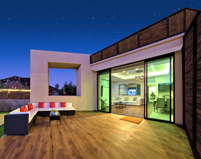 Exterior 9