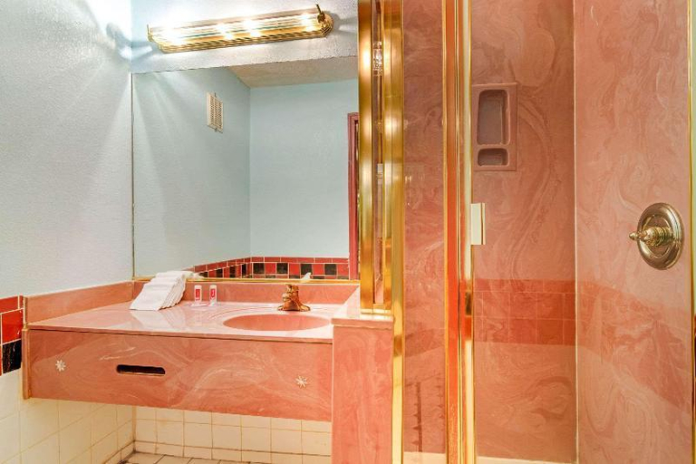 Bathroom 7