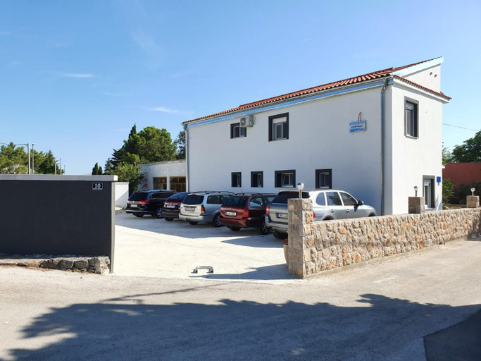 Others 2, Jeli Apartments, Starigrad