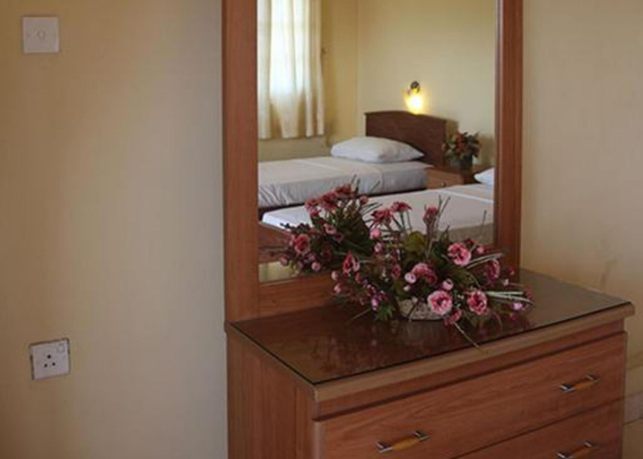 Bedroom 2, Yoho Hotel Red Rose, Negombo